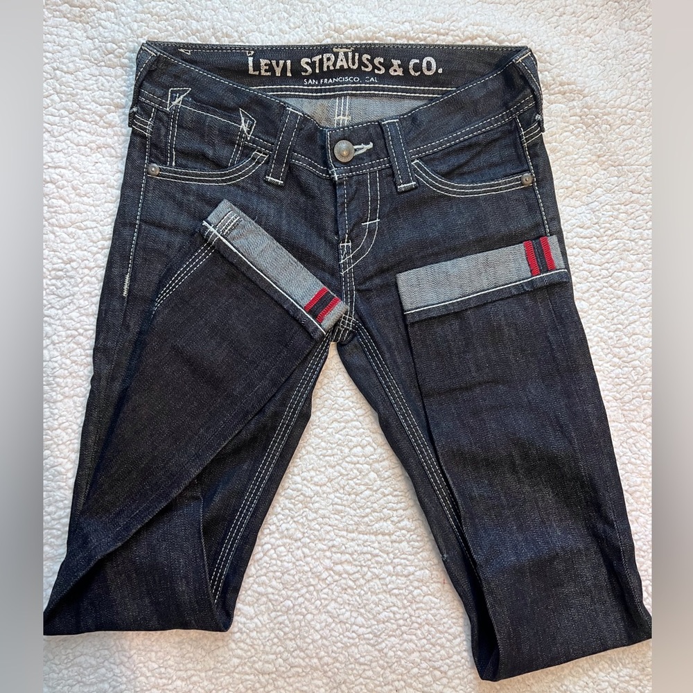 PRE OWNED: Original Women’s Levis Japan.